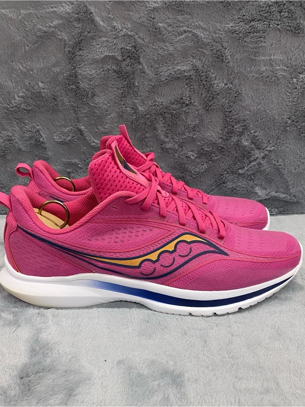 Saucony Kinvara 13 Mens Size 12 Pink & White Running Trainers Lightweight Shoes
